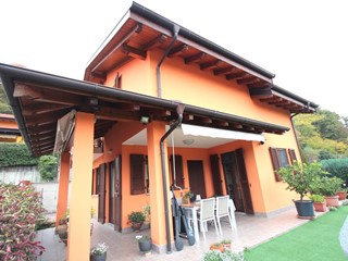 Casa Indipendente in Vendita a San Bernardino Verbano, 390'000€, 100 m²
