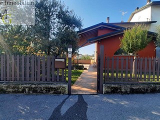 Casa Indipendente in Vendita a San Bonifacio, 480'000€, 478 m²