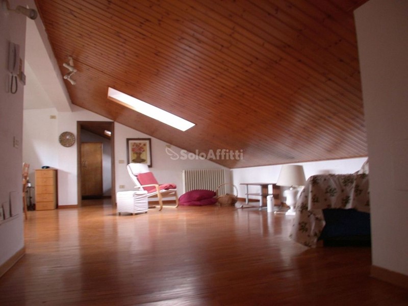 Trilocale in Affitto a Pesaro, 580€, 70 m²