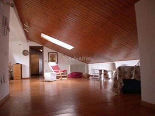 Trilocale in Affitto a Pesaro, 580€, 70 m²