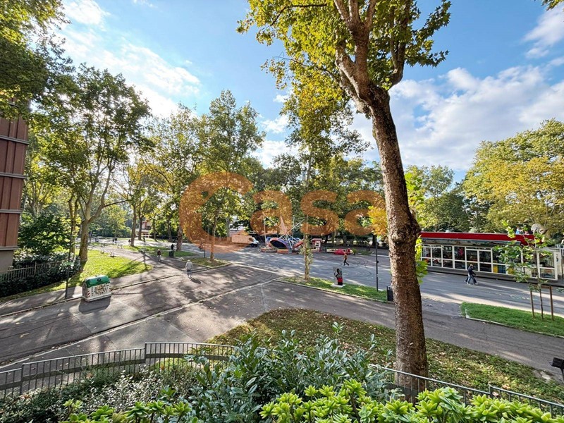 Quadrilocale in Vendita a Piacenza, 230 m²