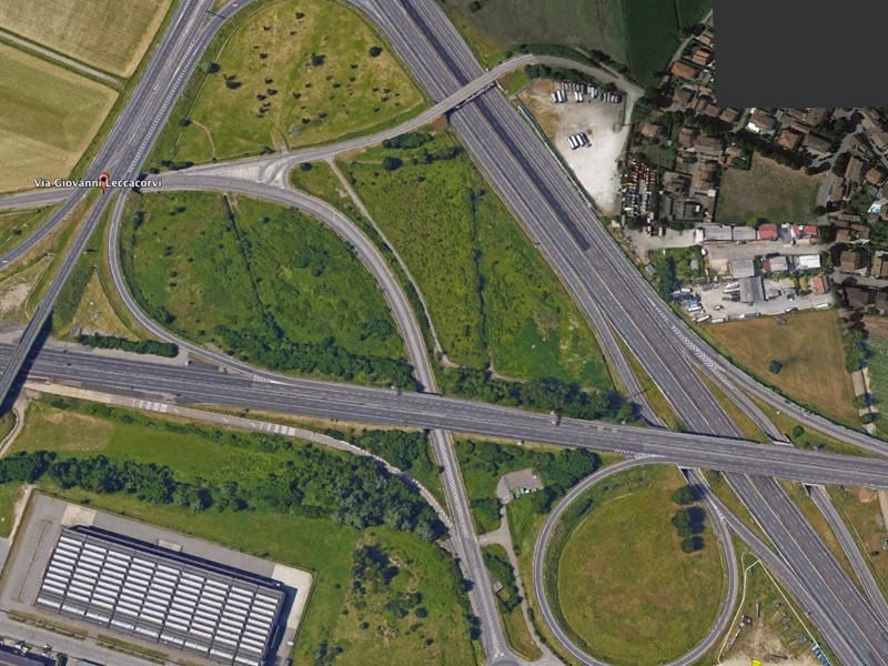 Terreno industriale in Affitto a Piacenza, 2'950€, 3530 m²