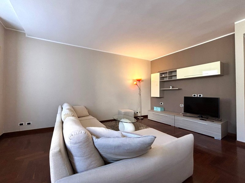 Trilocale in Affitto a Piacenza, 1'300€, 120 m²