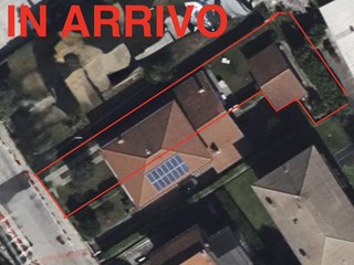 Casa Semi Indipendente in Vendita a Pordenone, 395'000€, 235 m², con Box
