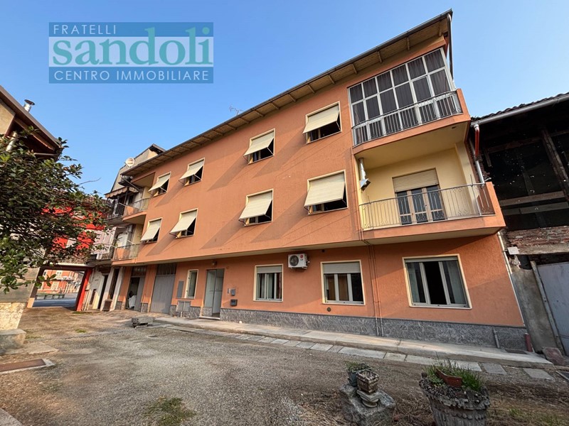 Appartamento in Vendita a Borgo Vercelli, 200'000€, 370 m²