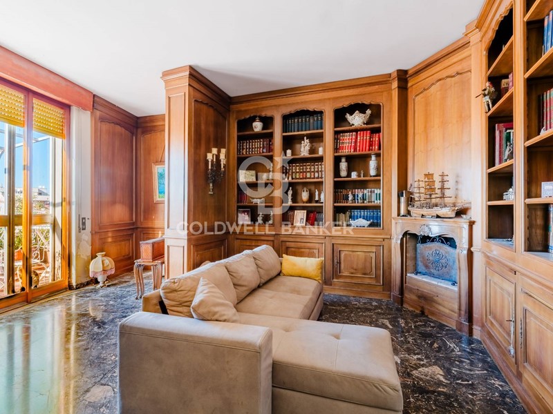 Appartamento in Vendita a Brindisi, 210'000&euro;, 160 m²