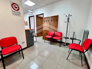 Ufficio in Affitto a Campobasso, 500€, 65 m²