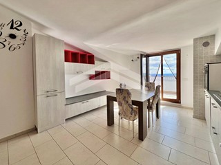 Quadrilocale in Affitto a Campobasso, 550€, 100 m²