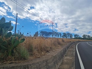 Terreno edificabile in Vendita a Carlentini, 29'000€, 2200 m²