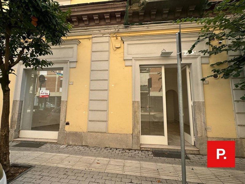 Immobile commerciale in Vendita a Caserta, 210'000€, 45 m²