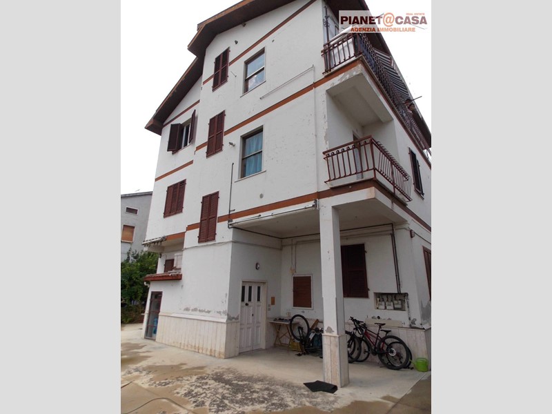 Quadrilocale in Vendita a Castel di Lama, 85'000€, 150 m²