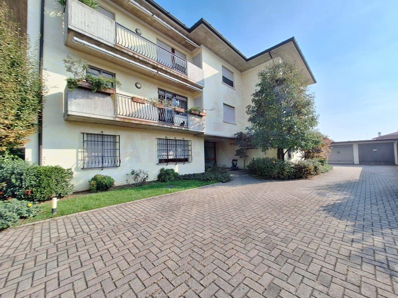 Bilocale in Vendita a Castrezzato, 135'000€, 73 m²