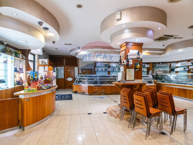 Attività commerciale in Vendita a Catania, 270'000&euro;, 600 m²