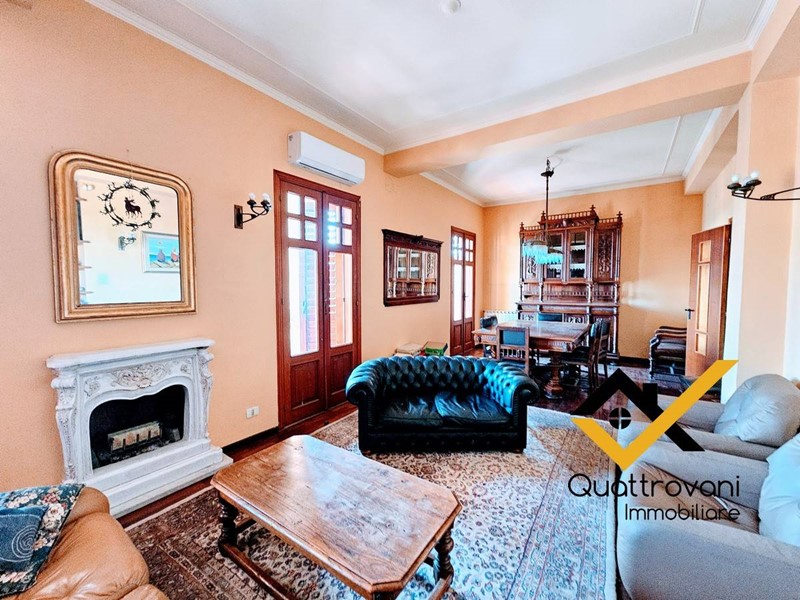 Appartamento in Vendita a Catania, 319'000&euro;, 220 m²