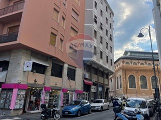 Negozio in Affitto a Livorno, 650€, 32 m²