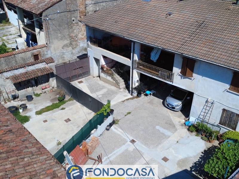 Quadrilocale in Vendita a Lograto, 148'000&euro;, 210 m²