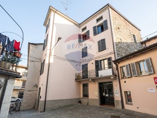 Casa Semi Indipendente in Vendita a Langhirano, 195'000&euro;, 320 m²