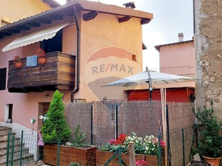 Casa Indipendente in Vendita a Endine Gaiano, 68'000€, 70 m²