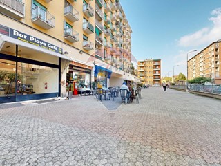 Negozio in Affitto a Milano, 900€, 60 m²