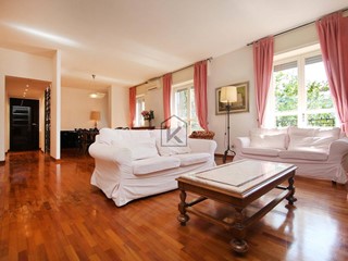 Appartamento in Affitto a Milano, 3'000&euro;, 230 m²