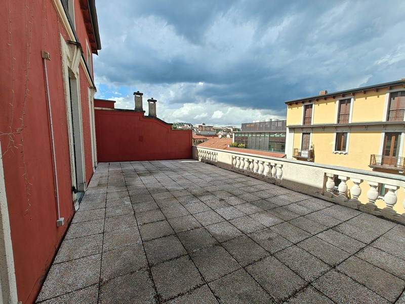 Trilocale in Affitto a Milano, 2'300€, 95 m²