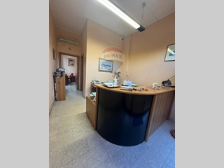 Immobile commerciale in Vendita a Minturno, 104'500€, 62 m²