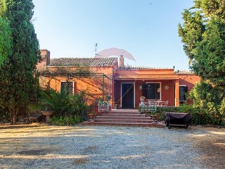 Villa in Vendita a Misterbianco, 349'000€, 194 m²