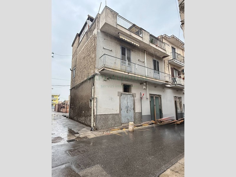 Casa Indipendente in Vendita a Mariglianella, 90'000€, 160 m²