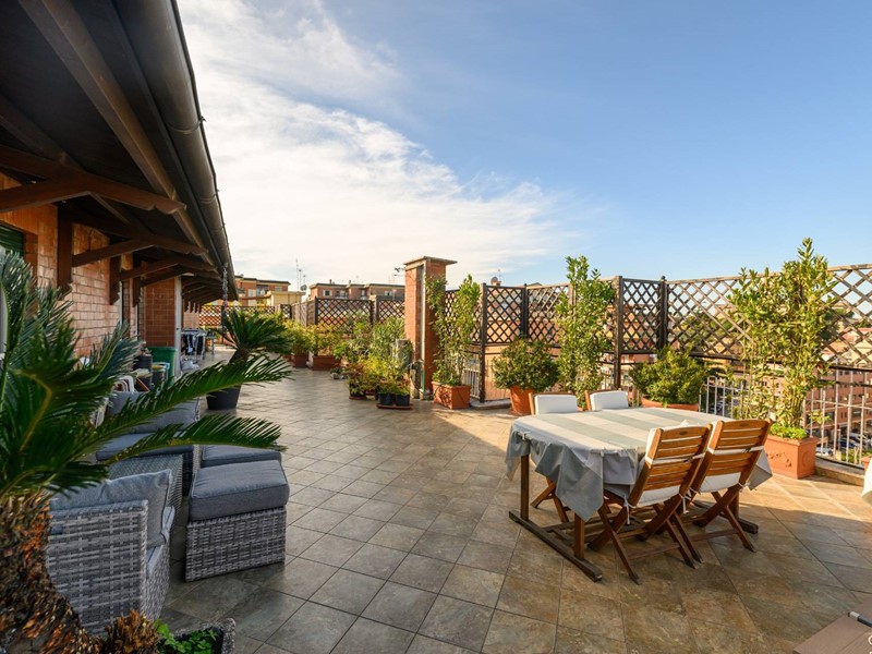 Attico in Vendita a Monterotondo, 350'000€, 150 m²