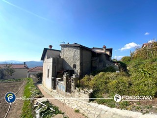 Trilocale in Vendita a Onzo, 35'000€, 57 m²