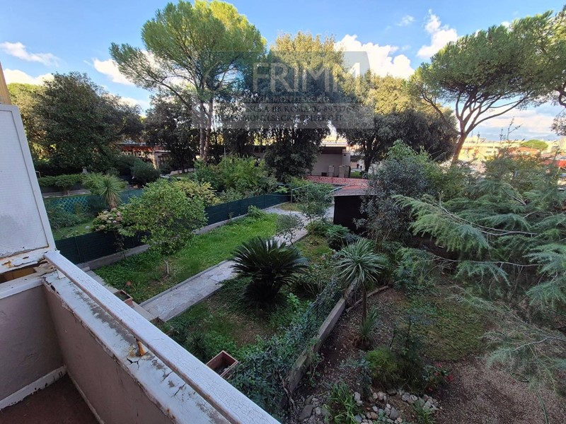 Trilocale in Vendita a Roma, 245'000&euro;, 78 m²