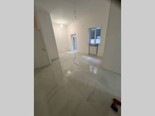 Trilocale in Vendita a Palermo, 130'000€, 85 m²