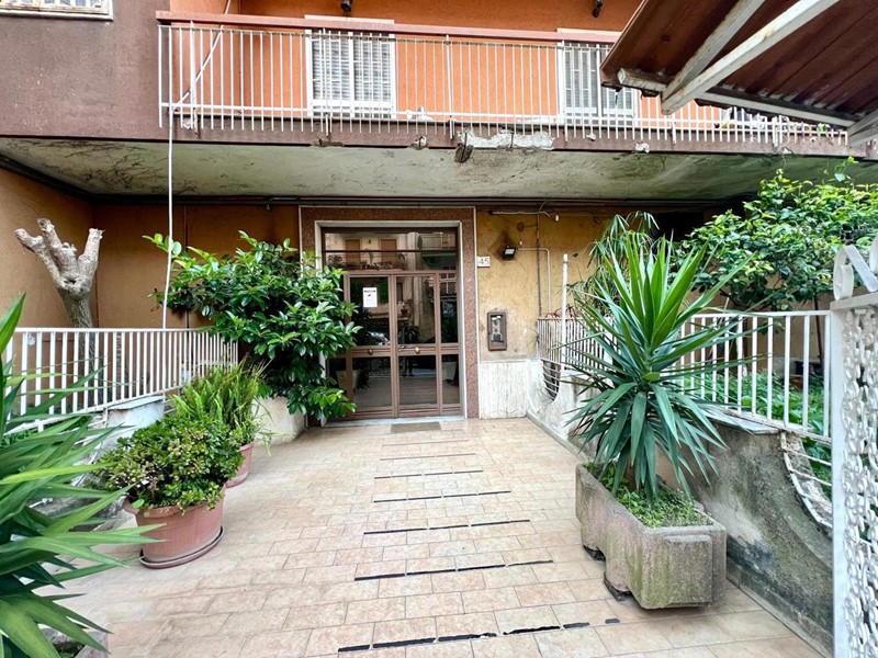 Trilocale in Vendita a Napoli, 198'000€, 120 m²