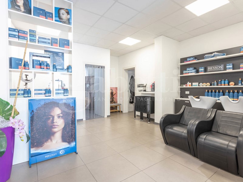 Negozio in Vendita a Fiume Veneto, 65'000€, 125 m²