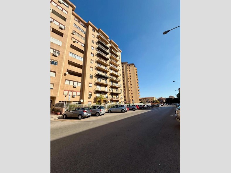 Trilocale in Vendita a Palermo, 138'000€, 75 m²