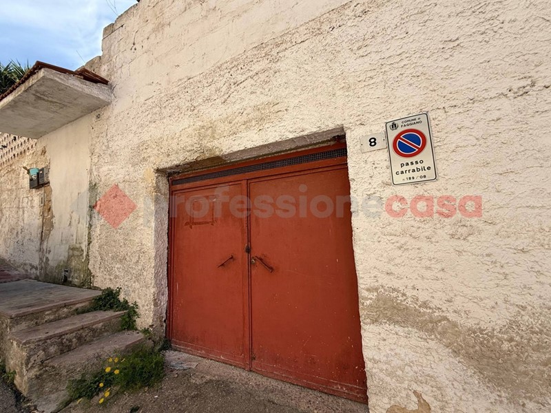 Villa in Vendita a Faggiano, 94'000€, 200 m²