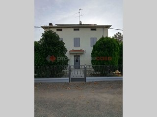 Casa Indipendente in Vendita a Carpi, 499'000€, 360 m²