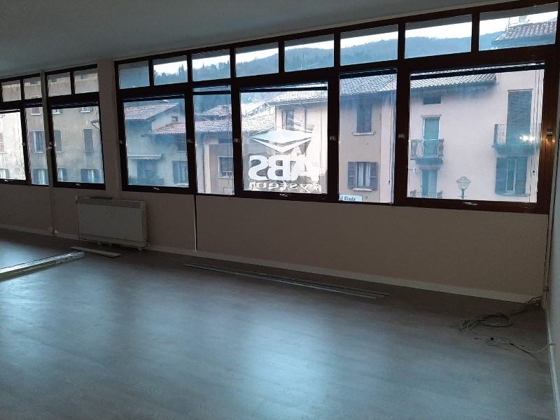 Ufficio in Affitto a Gavardo, 790€, 115 m²