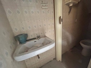 Casa Indipendente in Vendita a Agrigento, 99'000€, 277 m², con Box