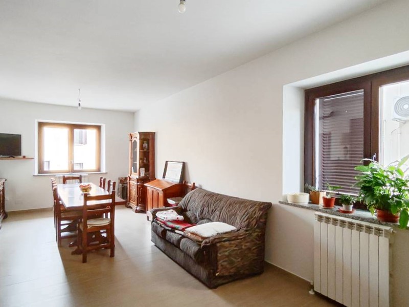 Casa Indipendente in Vendita a Vigolzone, 258'000€, 220 m²