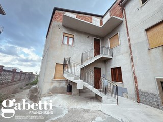 Quadrilocale in Vendita a Torrenova, 93'000€, 146 m²