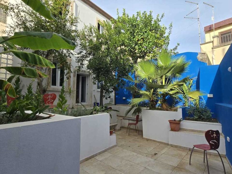 Trilocale in Vendita a Siracusa, zona Ortigia-Umberto, 390'000€, 80 m²