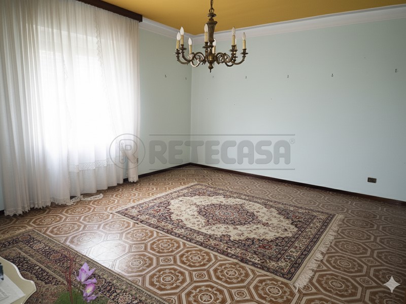 Trilocale in Vendita a Castelverde, 119'000&euro;, 151 m², con Box