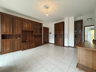 Trilocale in Vendita a Bagnolo Cremasco, 97'000&euro;, 88 m², con Box