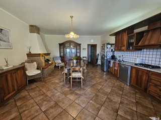 Appartamento in Affitto a Cerreto Guidi, 800€, 126 m²