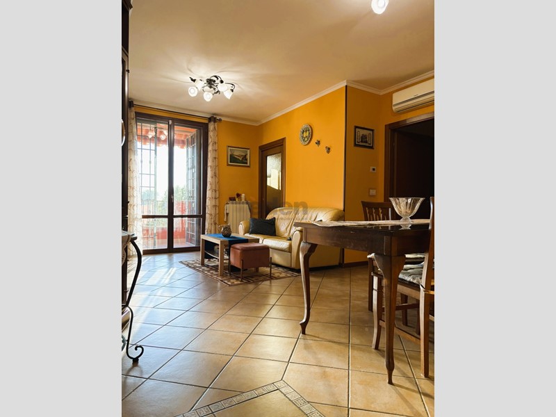 Trilocale in Vendita a Castelfranco Emilia, zona Manzolino, 178'000€, 102 m², con Box