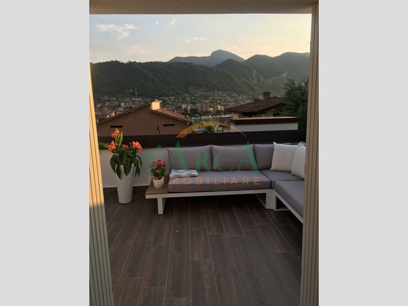 Bilocale in Vendita a Paratico, 215'000€, 85 m², arredato, con Box