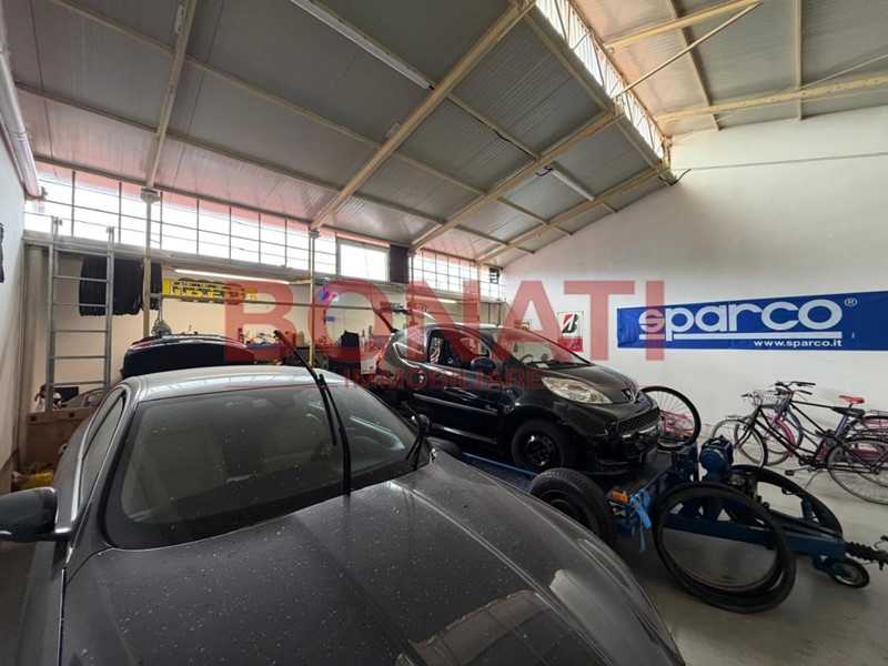 Immobile commerciale in Vendita a Viareggio, 299'000€, 236 m²