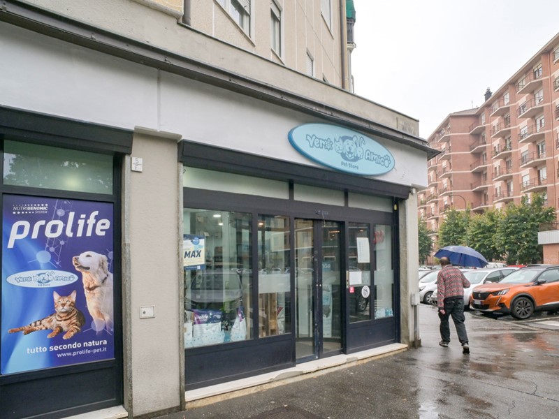 Immobile commerciale in Affitto a Torino, 1'600€, 110 m²