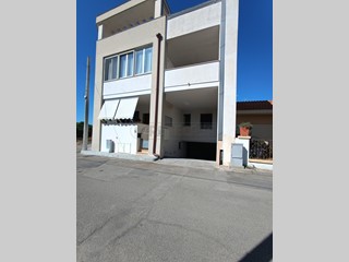 Appartamento in Vendita a Alezio, zona ALEZIO, 200'000€, 220 m², con Box